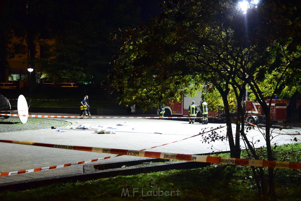 Einsatz BF Messerstecherei Koeln Neustadt Nord Eberplatz Platzmitte P049.JPG - Miklos Laubert